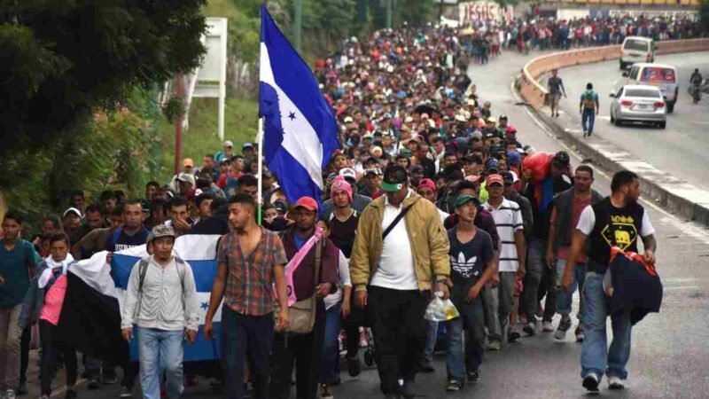 PIDE MÉXICO A HONDURAS ATENDER CAUSAS DE CARAVANAS MIGRANTES