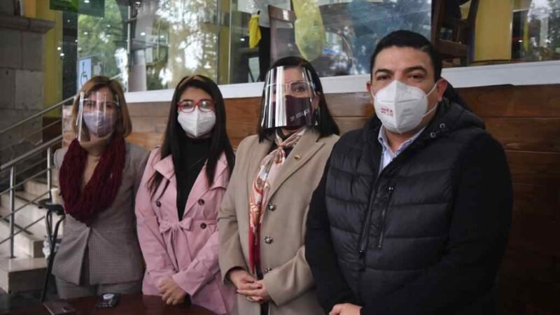 INVITAN A RICARDO AHUED PARA LA ALCALDÍA DE XALAPA