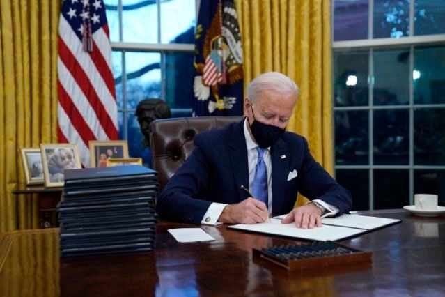 JOE BIDEN ORDENA DETENER CONSTRUCCIÓN DEL MURO FRONTERIZO CON MÉXICO