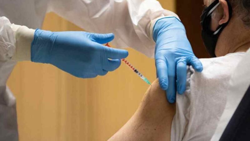 EL VATICANO VACUNA A INDIGENTES CONTRA COVID-19