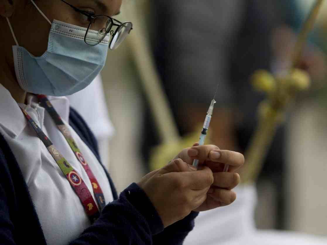INICIA VACUNACIÓN CONTRA COVID-19 A PERSONAL DE SALUD DE HOSPITALES PRIVADOS