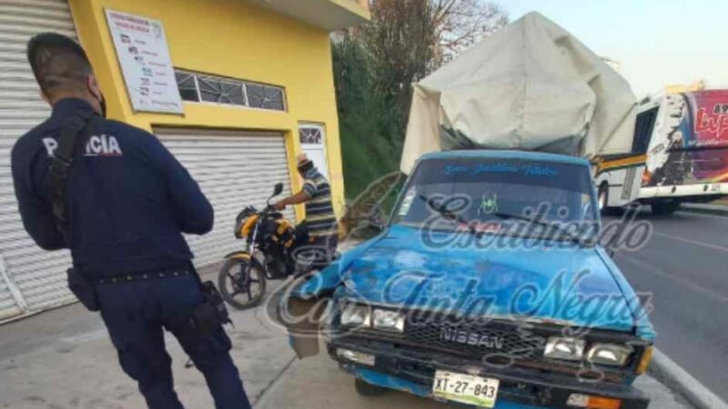 IMPACTA CAMIONETA A MOTOCICLISTAS