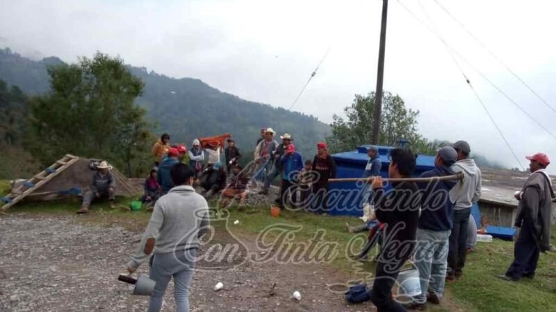 DENUNCIAN ABUSOS DE COMITÉ DE AGUA DE ALPATLÁHUAC