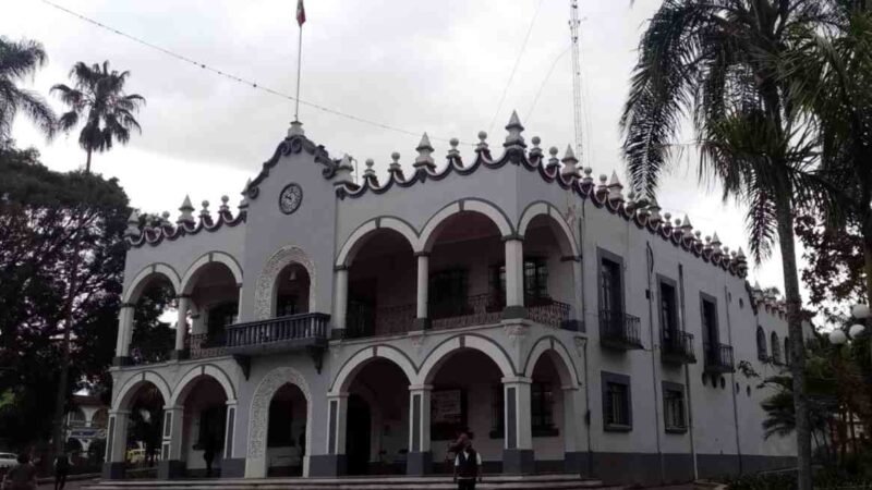 OLA DE RENUNCIAS EN AYUNTAMIENTO DE FORTÍN