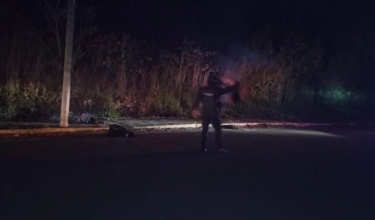 LO EJECUTAN Y LE PRENDEN FUEGO