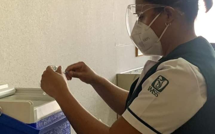 HOY LLEGA POR FIN LOTE DE VACUNAS PARA SECTOR SALUD