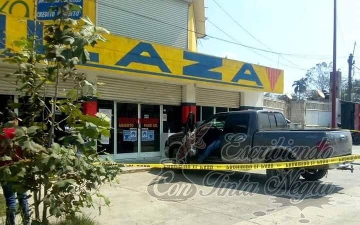 EJECUTAN A COMERCIANTE FERRETERO