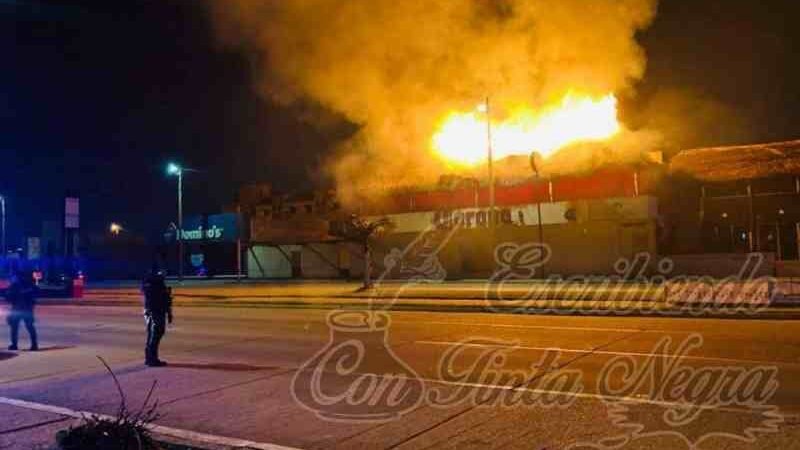 LE PRENDEN FUEGO A BAR