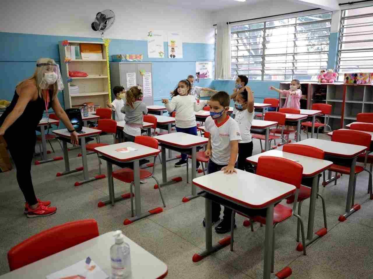 BRASIL RETOMA CLASES PRESENCIALES DESPUÉS DE CASI UN AÑO