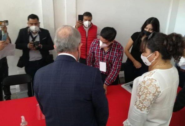 SE REGISTRA JUAN MANUEL DIEZ POR LA ALCALDÍA DE ORIZABA