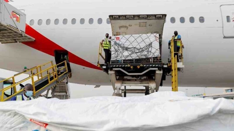 GHANA, PRIMER PAÍS DEL MUNDO EN RECIBIR VACUNAS CONTRA COVID-19 DE PLAN COVAX