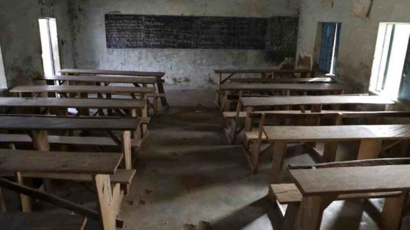 SECUESTRAN CERCA DE 320 ALUMNAS EN UNA ESCUELA DE NIGERIA