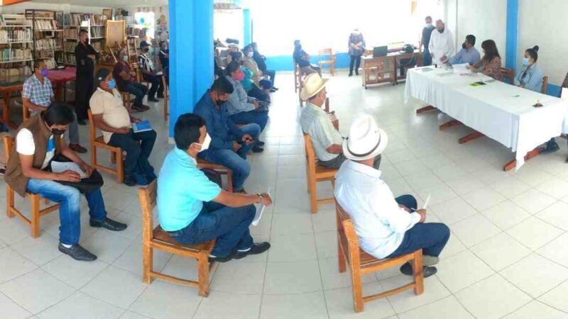 PRESENTAN PROPUESTA DE OBRA 2021 EN IXHUATLÁN