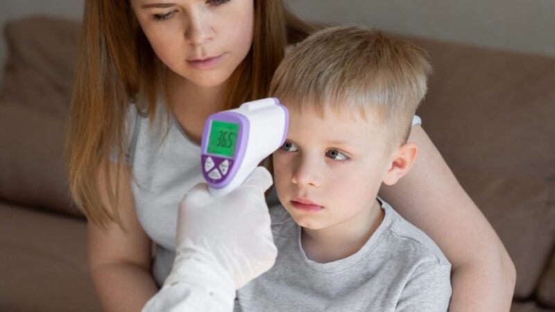 REINO UNIDO HARÁ PRUEBAS COVID-19 A TODOS LOS NIÑOS PREVIO A CLASES