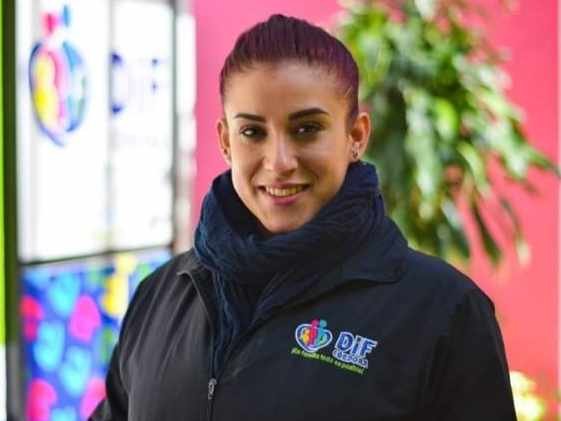 PIDE LICENCIA DIRECTORA DEL DIF DE CÓRDOBA
