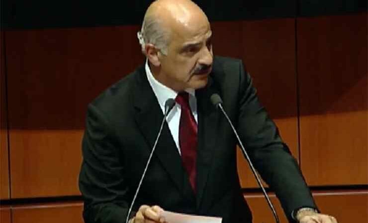 SE REGISTRA RICARDO AHUED POR LA ALCALDÍA DE XALAPA