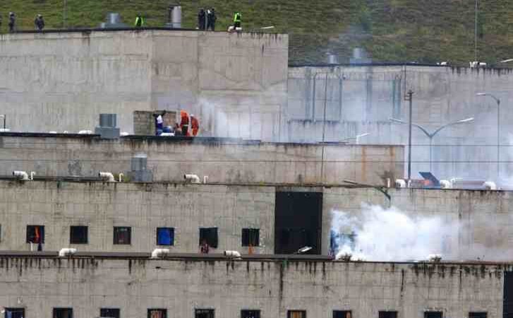 ESTALLAN MOTINES EN CÁRCELES DE ECUADOR: HAY MÁS DE 60 MUERTOS