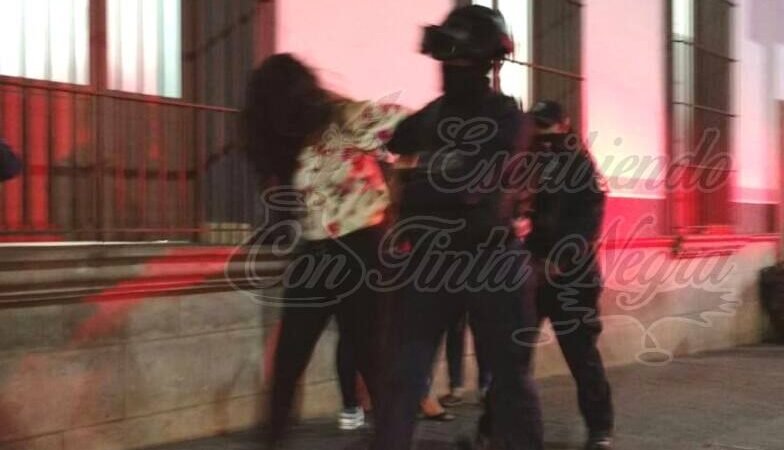 DETIENEN A NOVIOS NARCO MENUDISTAS