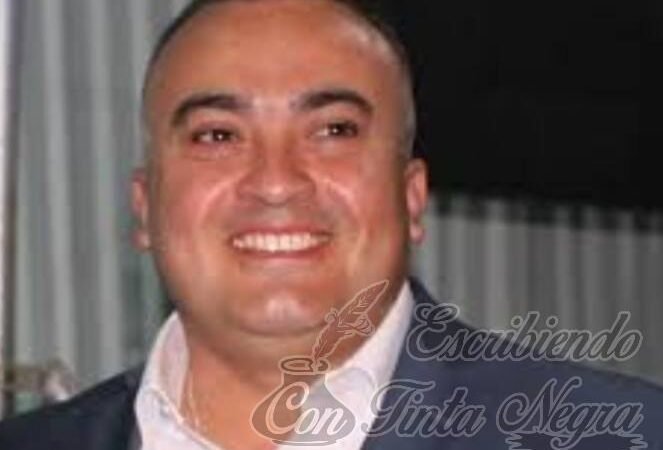 ALCALDE CONVIERTE PALACIO MUNICIPAL EN CANTINA