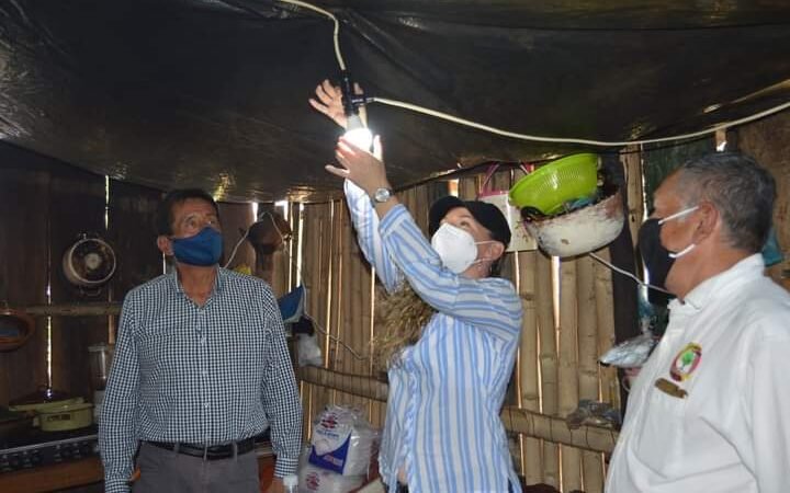 LLEGA LUZ A FAMILIAS DE LOMA LINDA