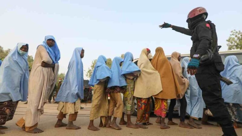LIBERAN A LAS ALUMNAS SECUESTRADAS EN UN COLEGIO DE NIGERIA