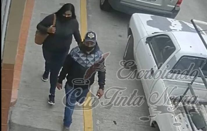 BOLETINAN A PAREJA DE LADRONES