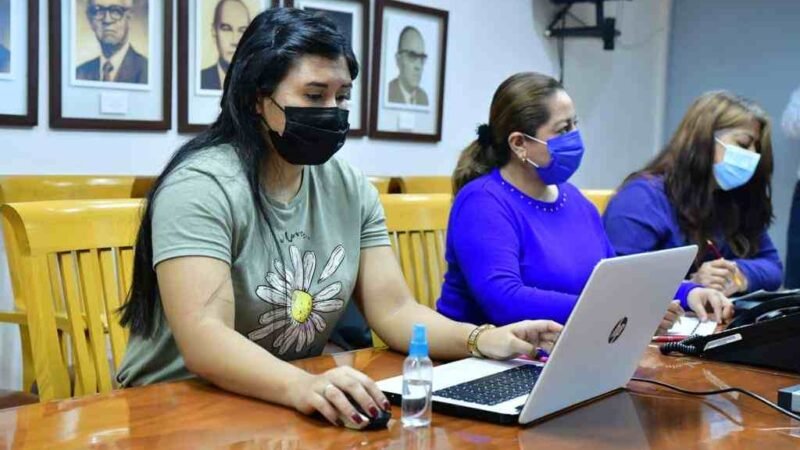 AUTORIZAN MÁS PLAZAS PARA MAESTRO