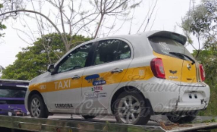 ROBAN TAXI A MANO ARMADA