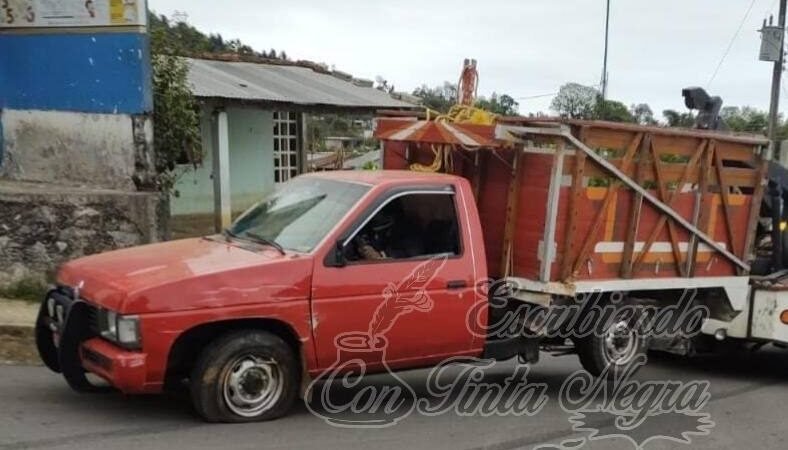 TAXISTA DE HUATUSCO, INVOLUCRADO EN ROBO DE AUTOS