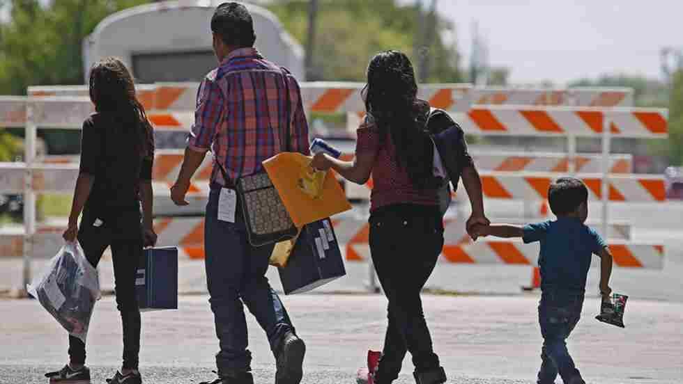 BIDEN RESTAURA PROGRAMA PARA QUE MENORES MIGRANTES SE REÚNAN CON SUS PADRES