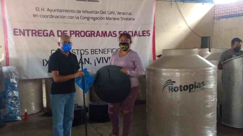 ENTREGAN TANQUES DE ALMACENAMIENTO DE AGUA