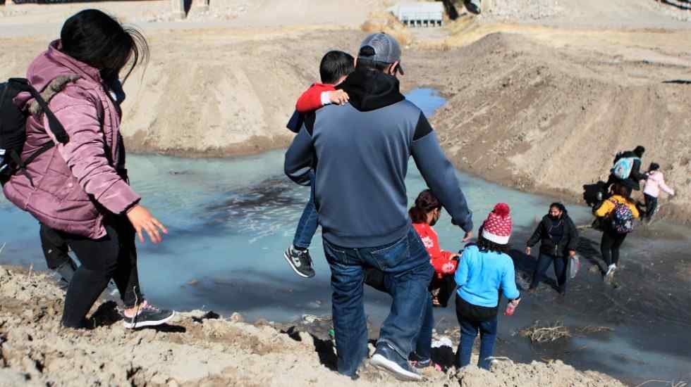 “TODOS LOS MIGRANTES SERÁN VACUNADOS CONTRA COVID-19 EN MÉXICO”: AMLO