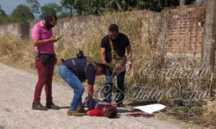 LO BALEAN EN PEÑUELA