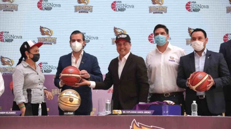 PRESENTAN A LOS HALCONES DE XALAPA