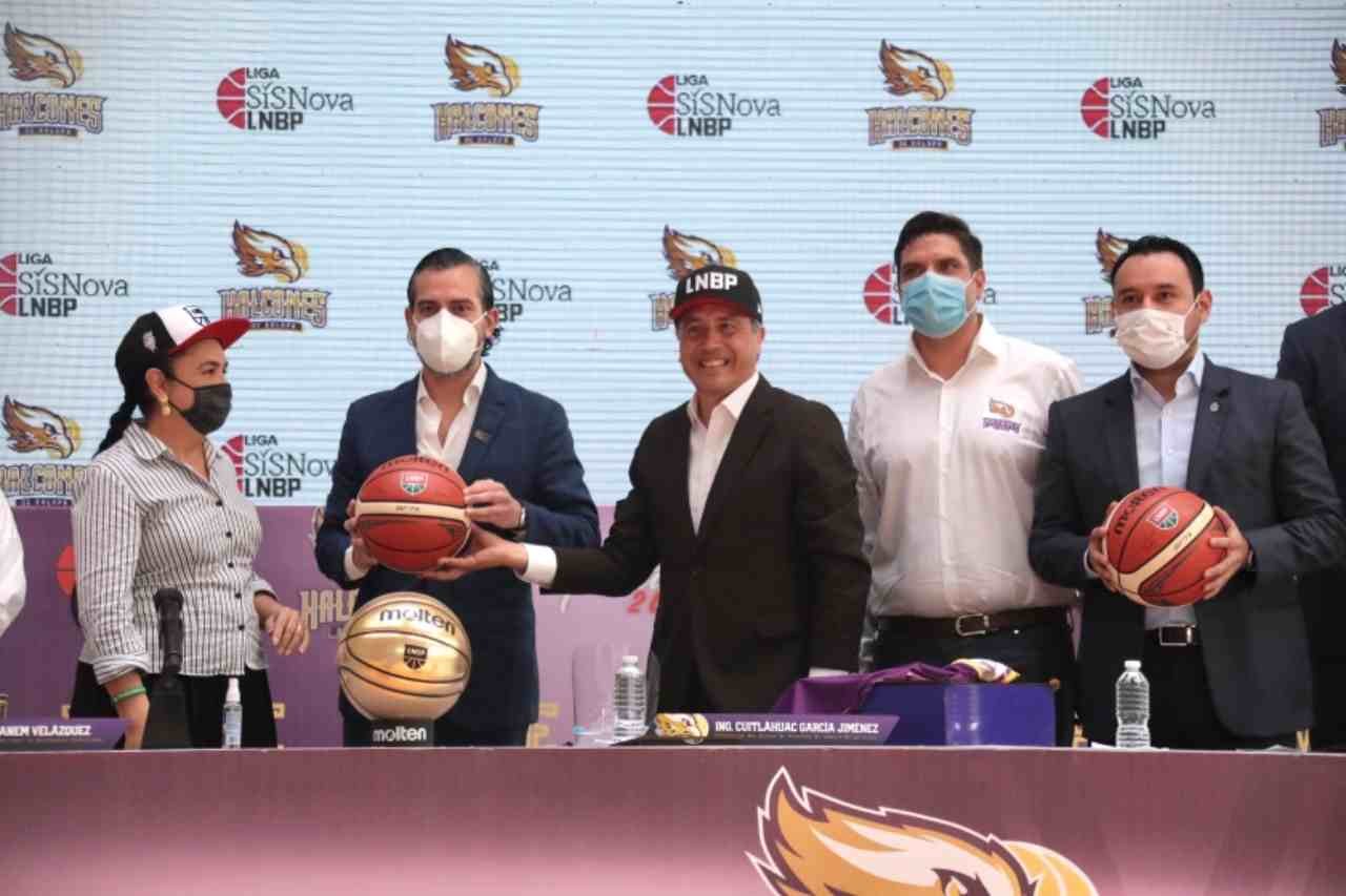 PRESENTAN A LOS HALCONES DE XALAPA