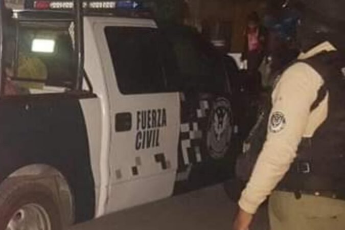 FUERZA CIVIL AGREDE A BALAZOS A OCUPANTES DE CAMIONETA