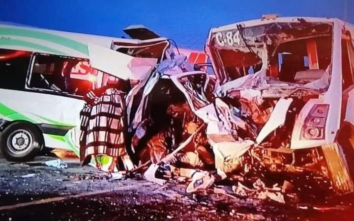 MUEREN 16 EN ACCIDENTE CARRETERO