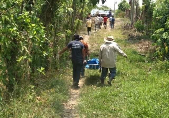 DEGOLLA A SU ESPOSA