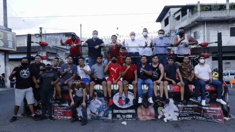 CELEBRAN FESTEJO EN MERCADO DE ABASTOS 2000