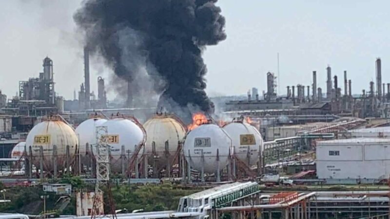 PEMEX CONFIRMA 7 HERIDOS POR EXPLOSIÓN EN MINATITLÁN