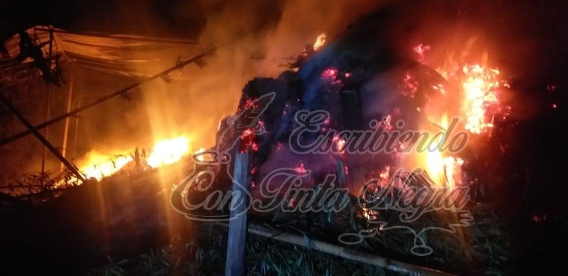 ARDE TRAPICHE EN TOTUTLA