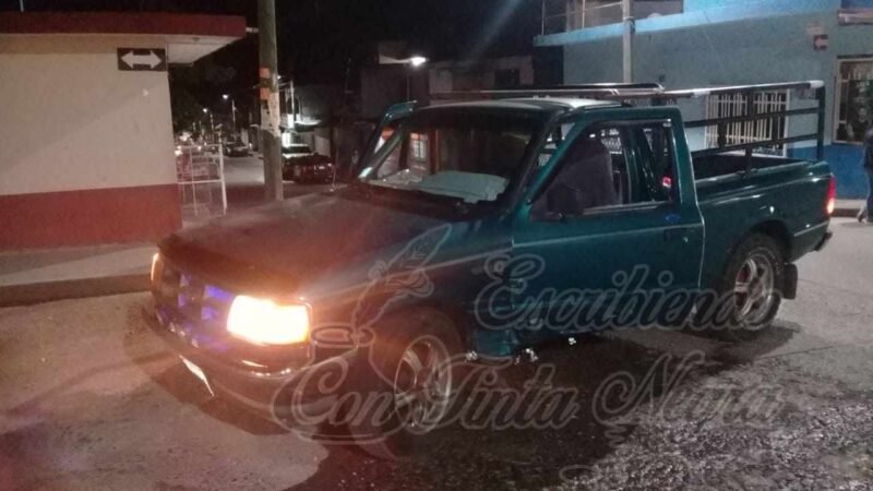 CHOCA CONTRA CAMIONETA Y SE DA A LA FUGA