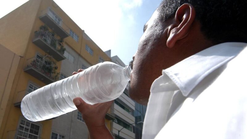 IMSS EMITE RECOMENDACIONES PARA EVITAR EL GOLPE DE CALOR