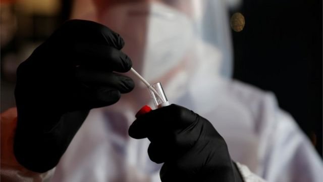 CONFIRMAN TRES CASOS DE CEPA SUDAFRICANA DE COVID-19 EN MÉXICO
