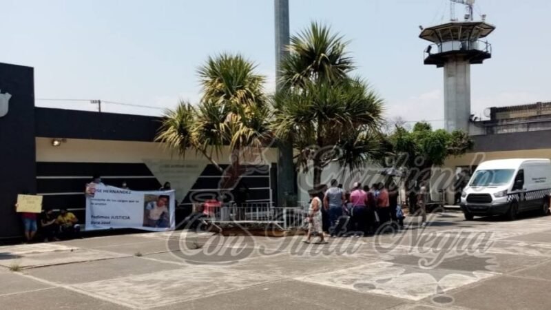 SE MANIFIESTAN EN LA TOMA