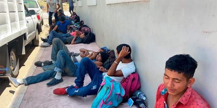 MIGRANTES SE QUEDAN VARADOS EN COATZACOALCOS