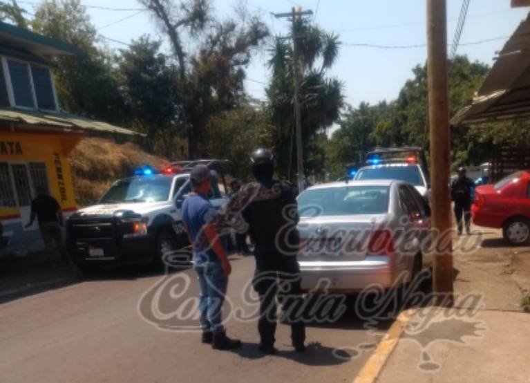 DETIENEN A 4 CON ARMAS EN TOTUTLA