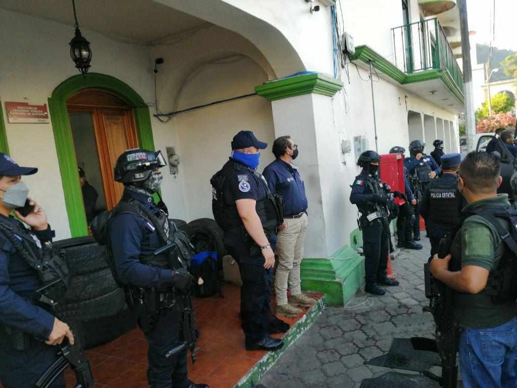 POLICIAS DE JILOTEPEC SE NIEGAN A SER EVALUADOS