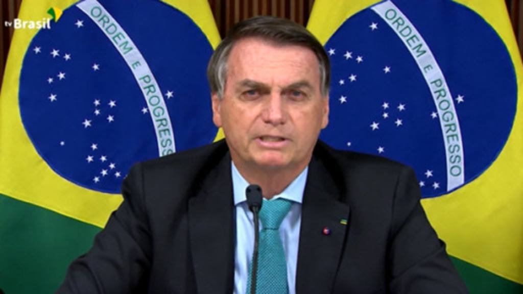 BOLSONARO INSINÚA QUE CHINA CREÓ EL CORONAVIRUS PARA LANZAR UNA “GUERRA QUÍMICA”