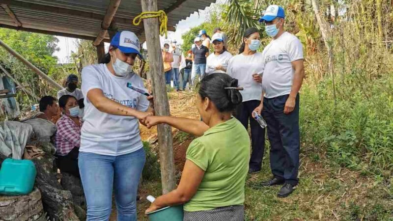 SE COMPROMETE TERE ZUCCOLOTTO A MEJORAR DISTRIBUCIÓN DE AGUA